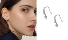 Load image into Gallery viewer, Minimalist Silver Teardrop Earrings
