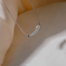 Load image into Gallery viewer, Delicate Minimal Necklace
